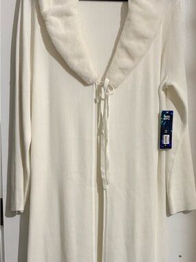 NYC White Faux-Fur Collar Ribbed Cardigan